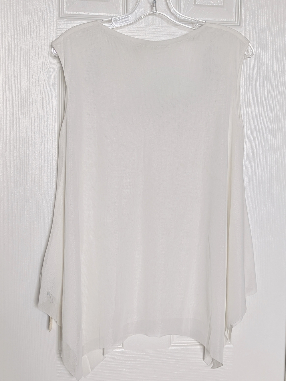 NWT Women's White Sleeveless Chiffon Blouse w/Rhinestones & Assymetrical Hem - Picture 8 of 14